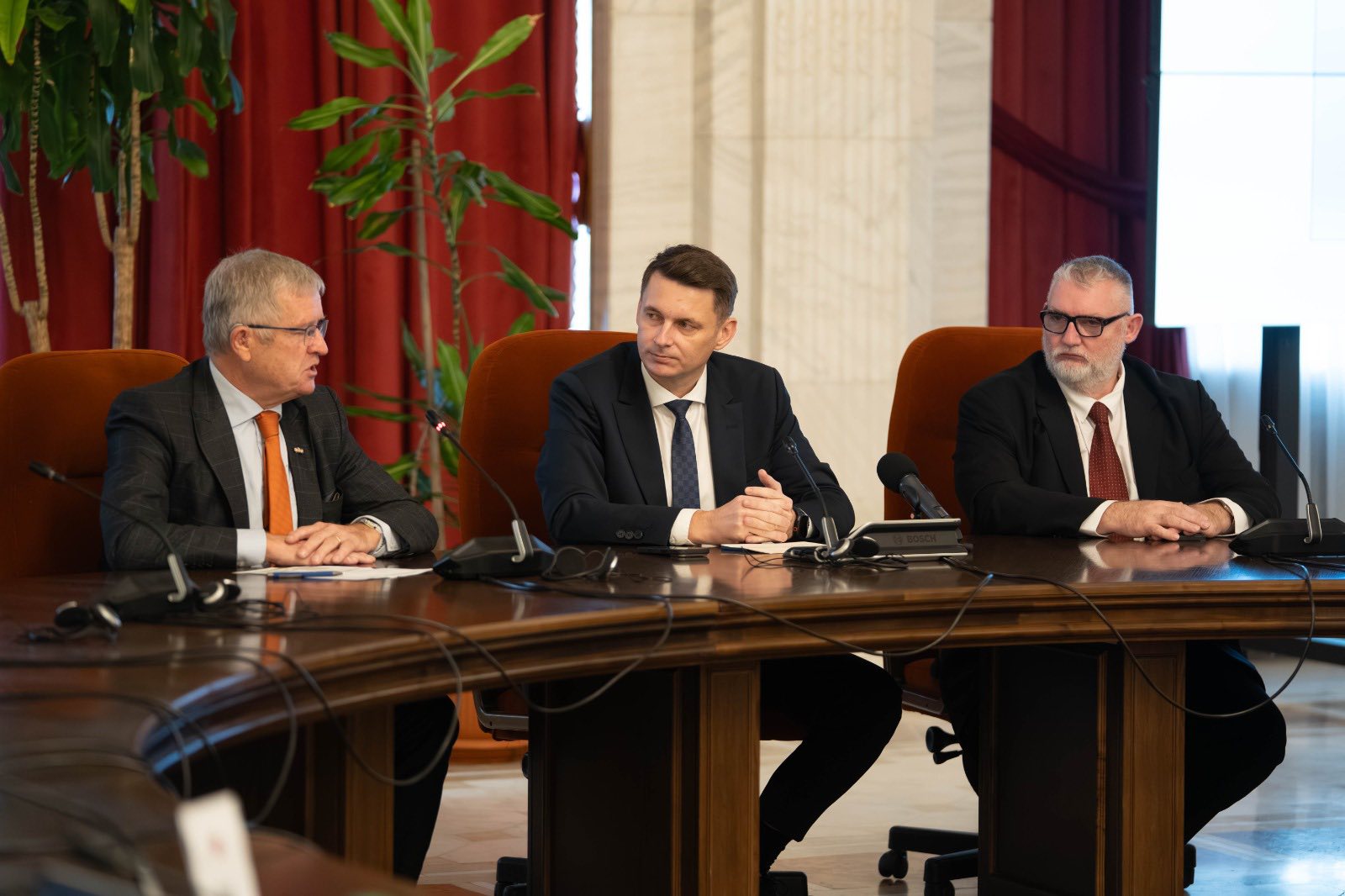 Președintele Senatului, Mircea Abrudean, a deschis reuniunea plenară a Grupului Consultativ Industrial al NATO, găzduită de Senatul României